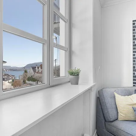Big W/ A View And Parking Appartement *