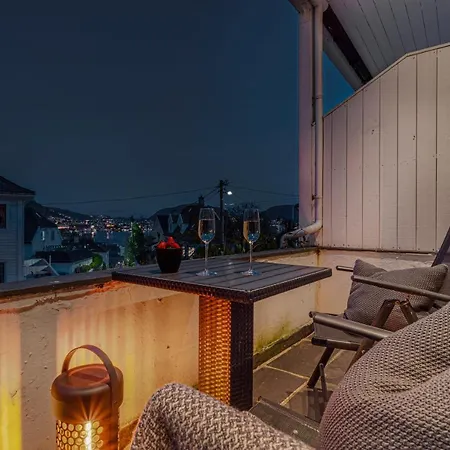 Big W/ A View And Parking Appartement *