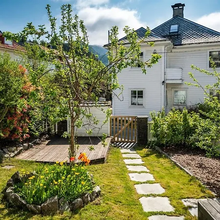 Big W/ A View And Parking برغن